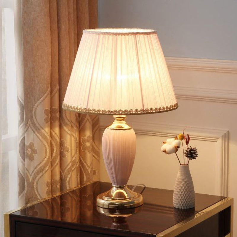 Elegant Vintage Table Lamp
